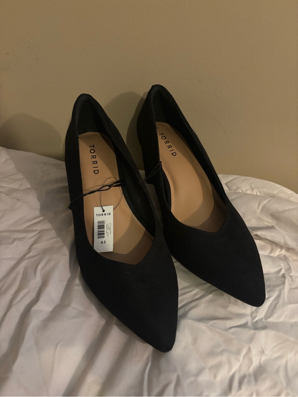 torrid Black Pointed-Toe Suede Pumps